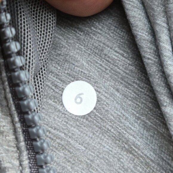 Lululemon Jacket Women's 6 Gray Define Luon Athleisure Sportswear Gym Crossfit - Picture 5 of 6